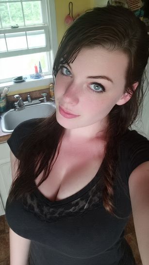 Julia, 33